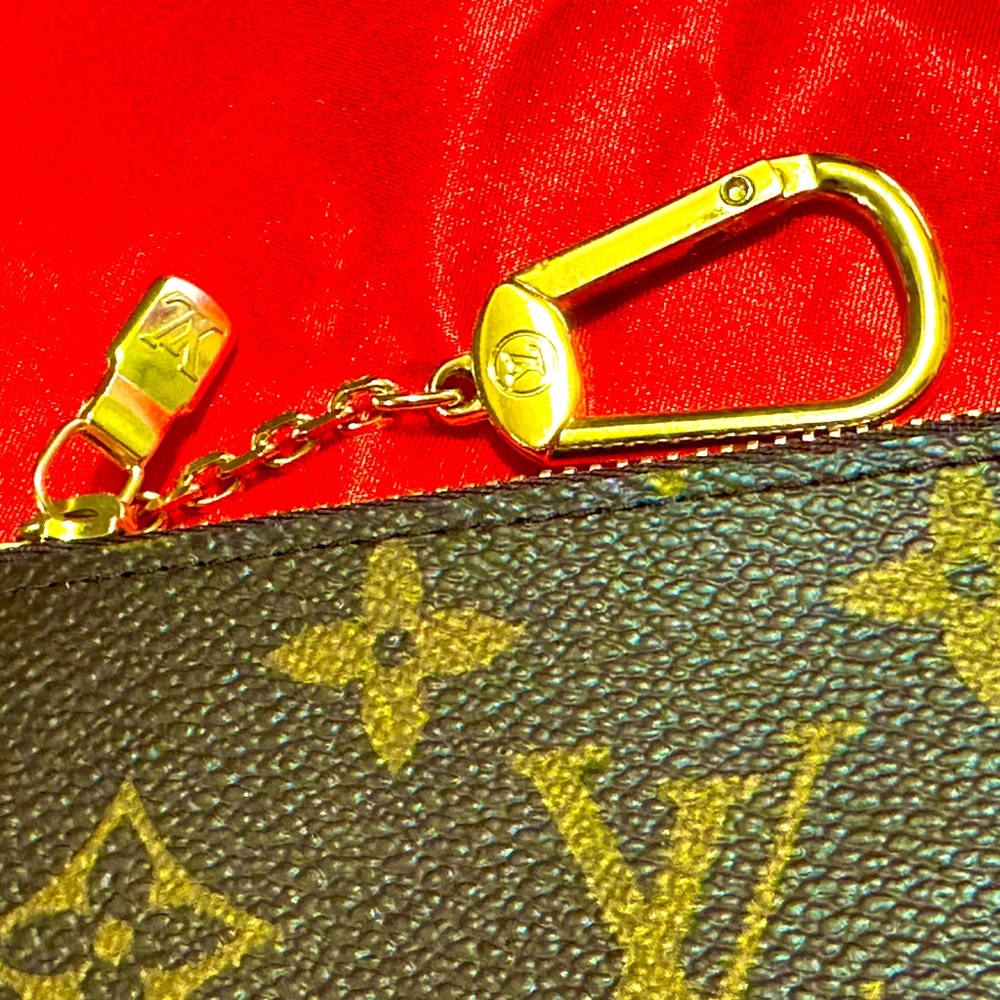 WOW POSHMARK - Authentic Louis Vuitton Monogram Canvas Wallet
